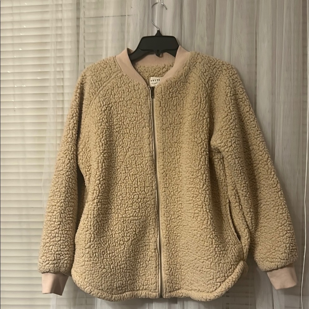 Dress up Beige Sherpa Jacket Sz M  women’s G